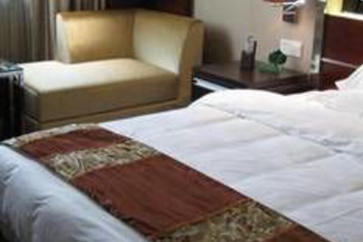 Room 5 of 24