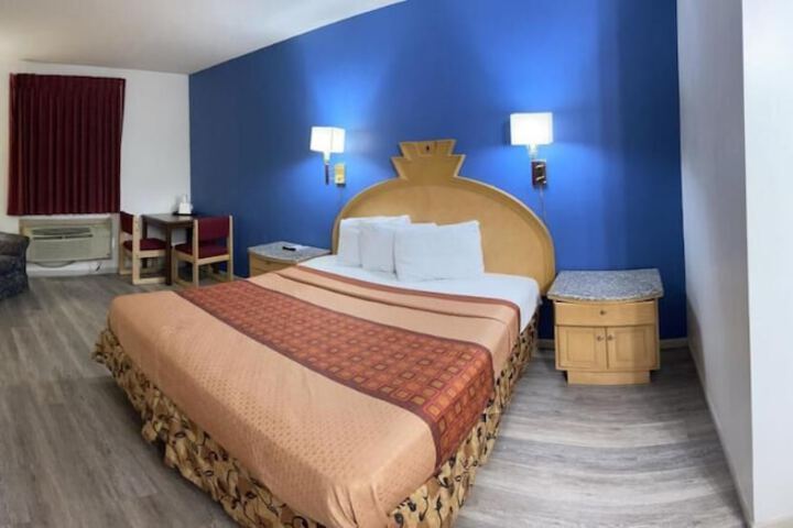 express inn in Junction City, KS