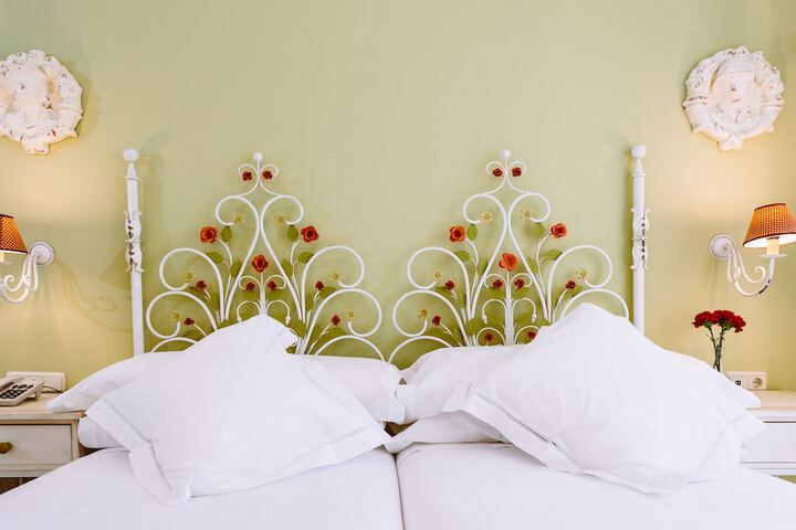 Room 14 of 37