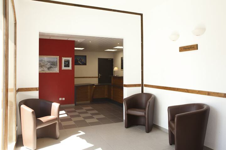Check-in/check-out kiosk