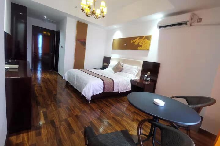 Room 7 of 20
