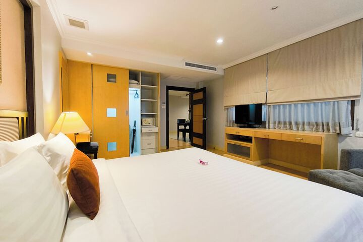 Room 30 of 60