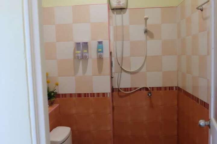 Room 8 of 16
