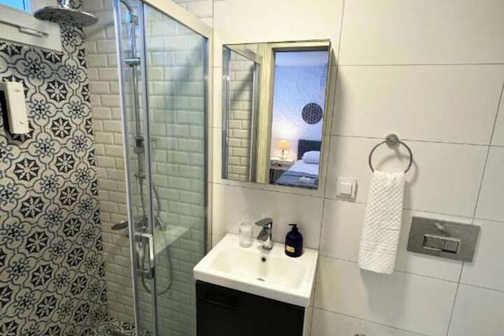 Room 15 of 19