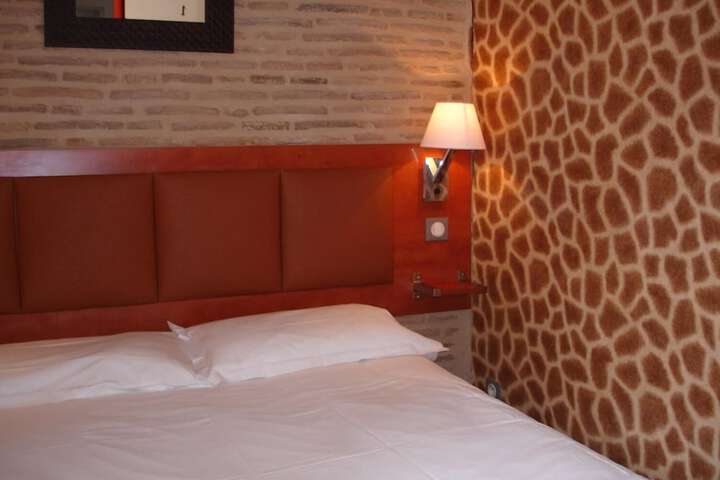 Room 5 of 37