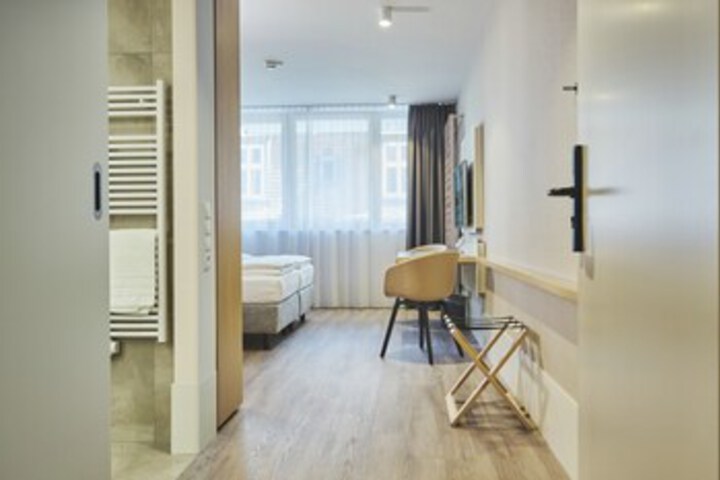 Room 15 of 29