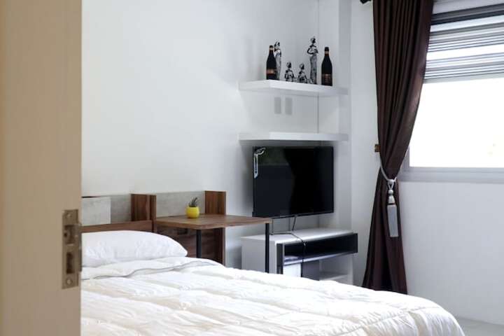 Room 10 of 33