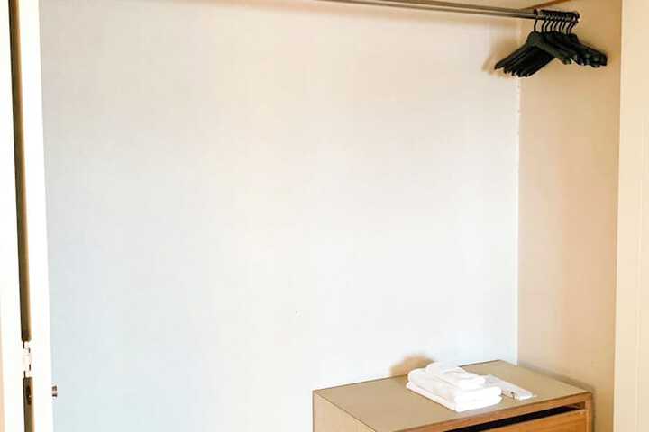 Room 11 of 33