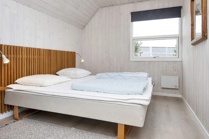 Room 4 of 22