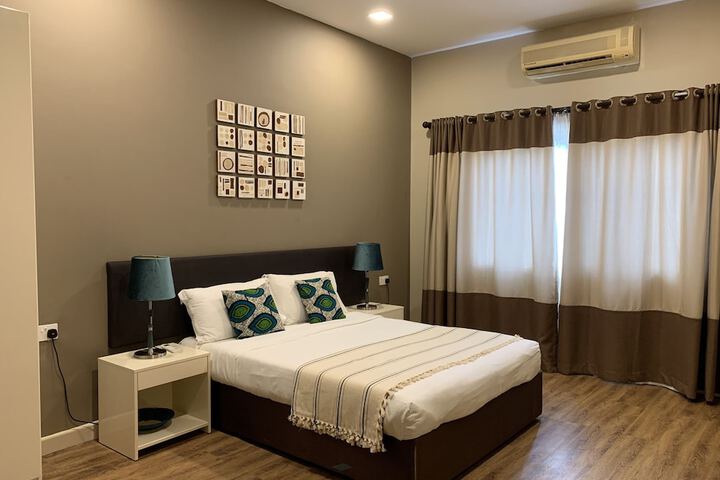 Room 26 of 223
