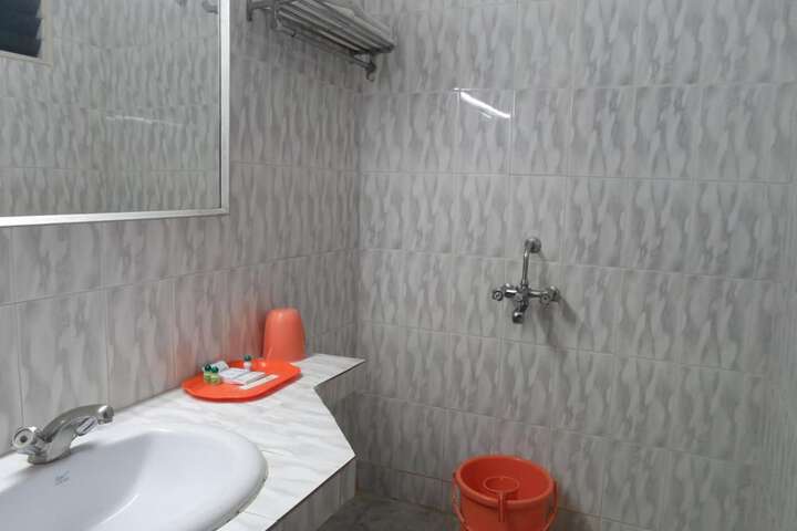 Room 52 of 66