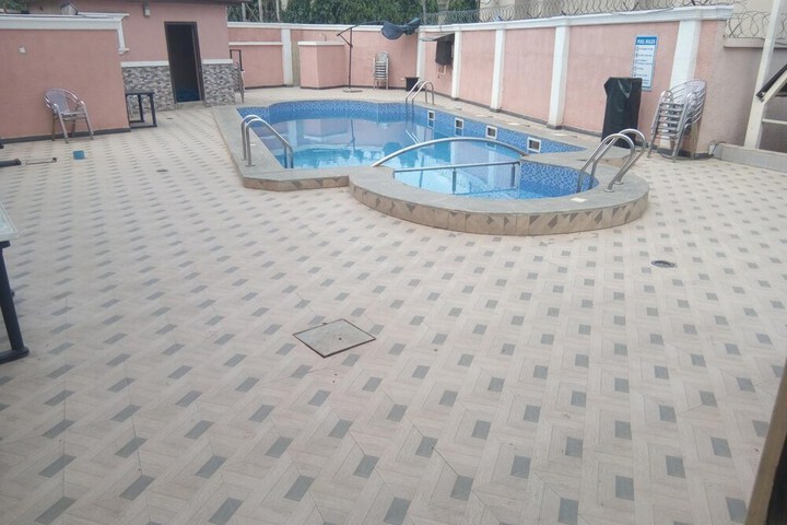 Pool 18 of 26