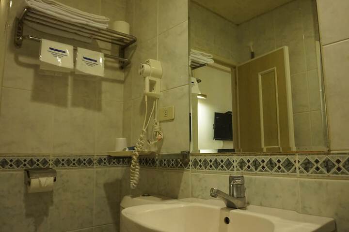Room 52 of 64