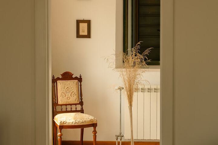 Room 2 of 62