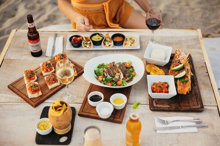 Dining 33 of 46
