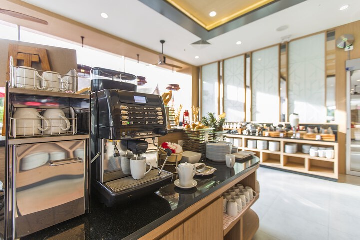 Breakfast/Coffee Service 157 of 220