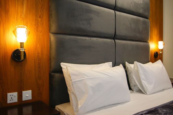 Grand Premium Continental Hotel