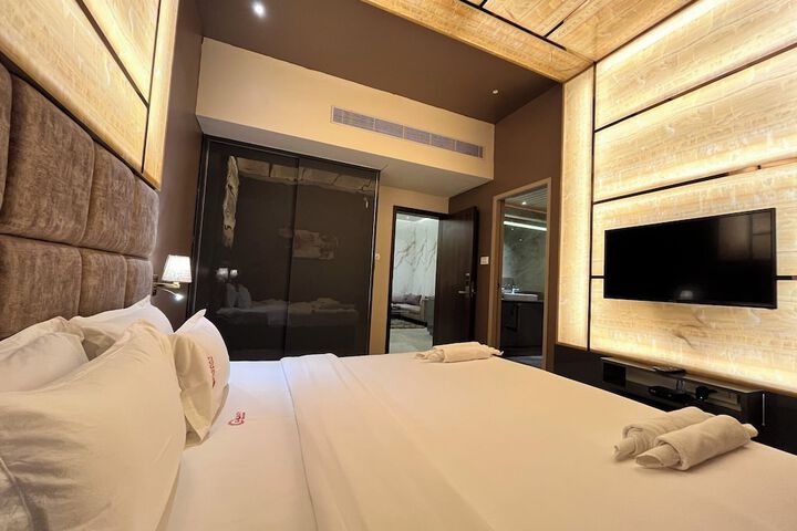 Room 21 of 37