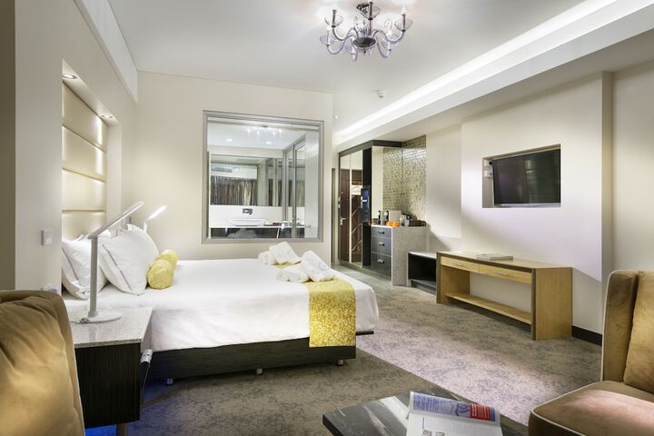 Room 7 of 48
