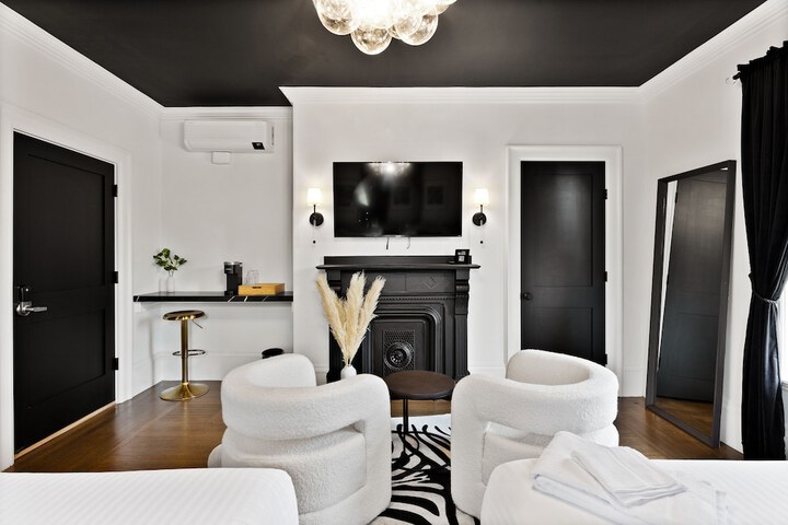 Room 15 of 46
