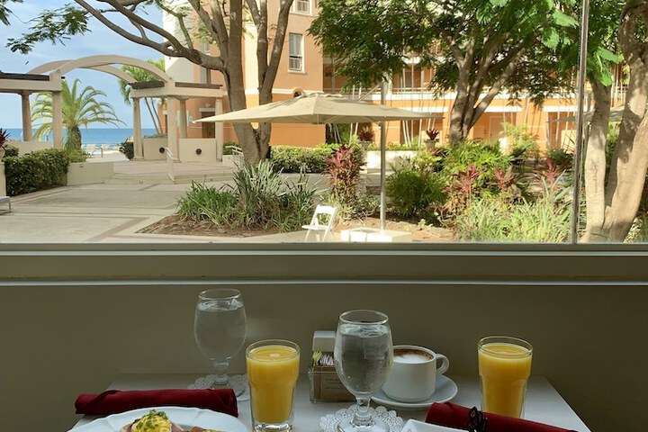 Breakfast/Coffee Service 61 of 91