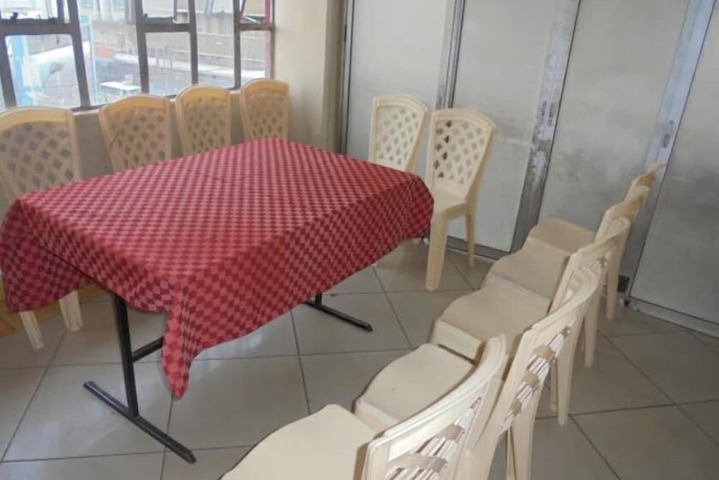 Dining 17 of 21
