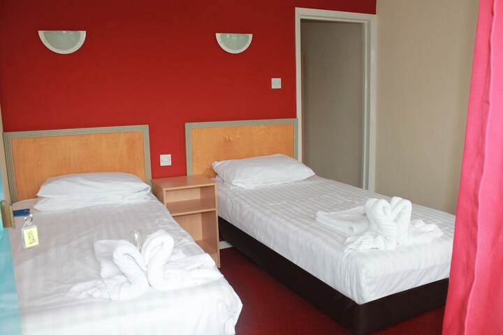 Room 13 of 42