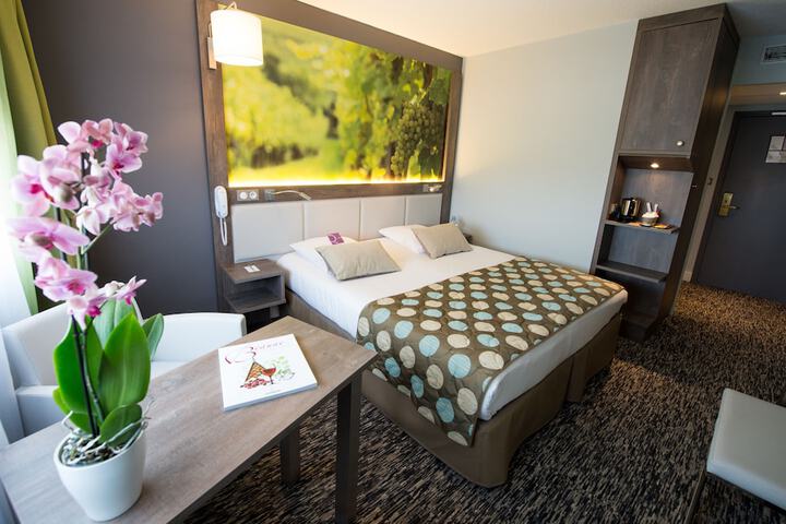 Room 4 of 63