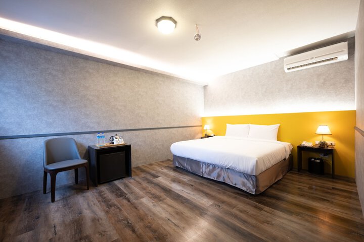 Room 5 of 46