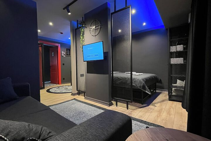 Room 14 of 28