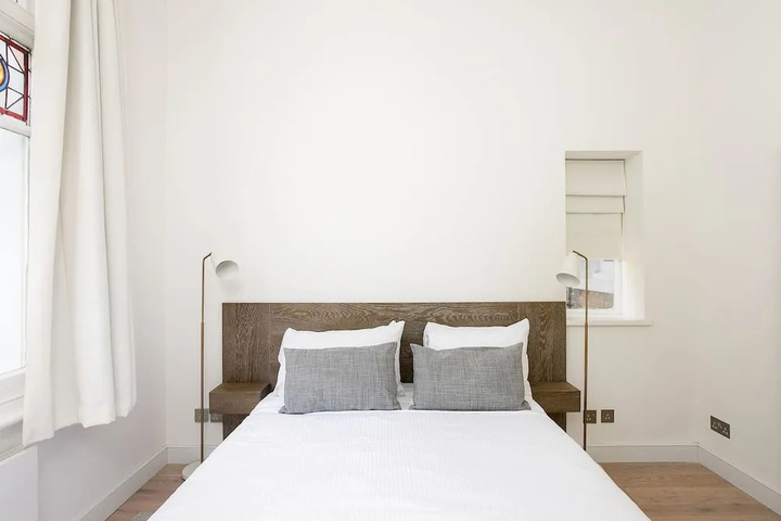 Bright 2BR Home in West Kensington 6 Guests