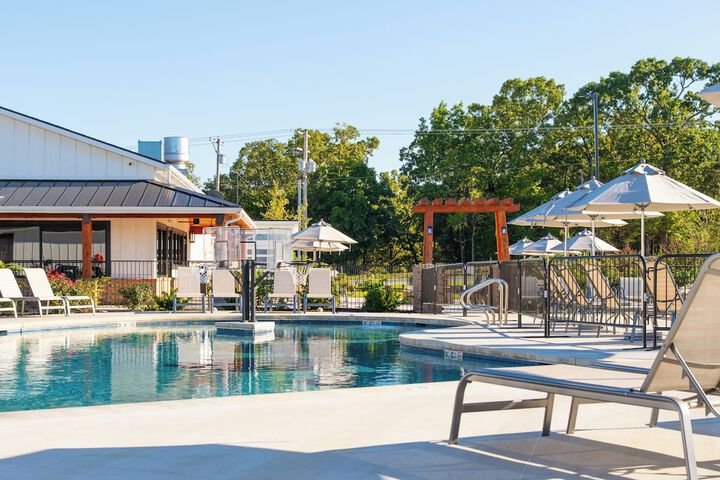 Hotel Pool