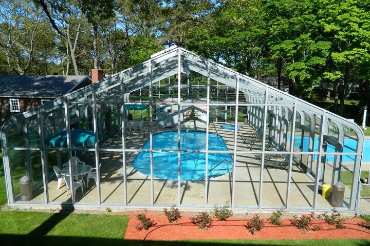 Pool 12 of 18