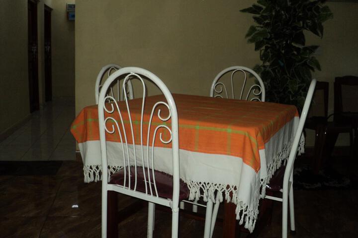 Dining 5 of 5