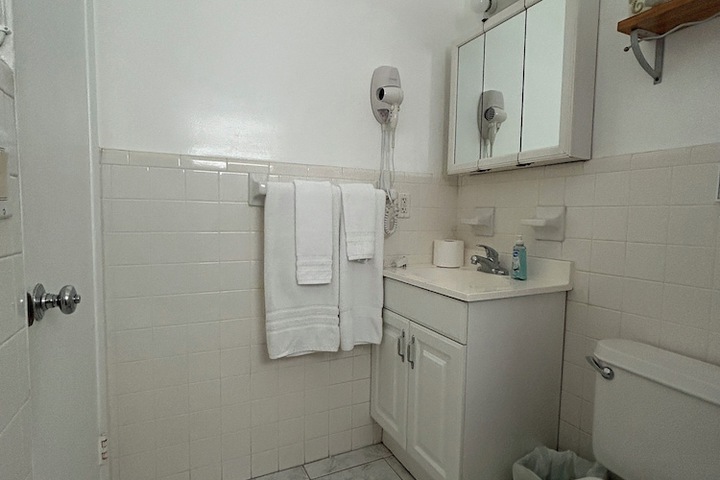 Room 106 of 141
