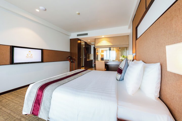 Room 30 of 143