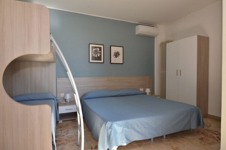 Room 11 of 49