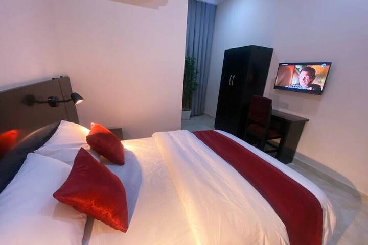 Room 5 of 26
