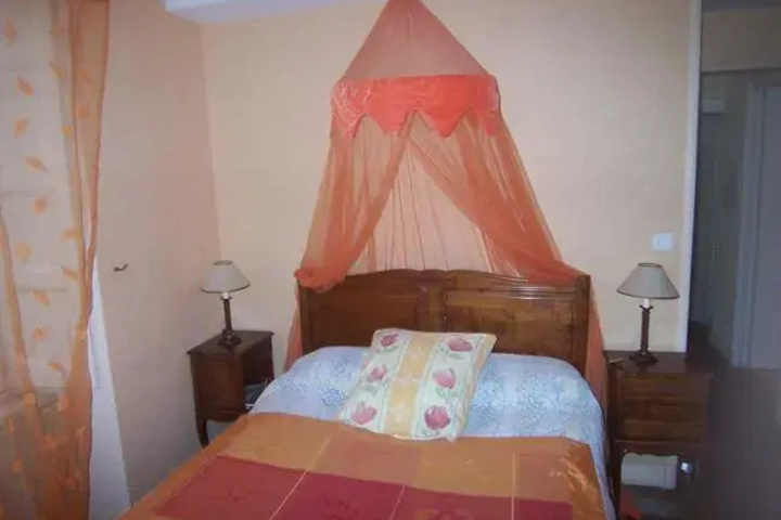 Room 5 of 10