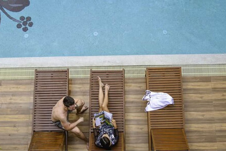 Pool 41 of 94
