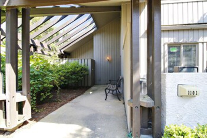 Terrace/Patio 33 of 34