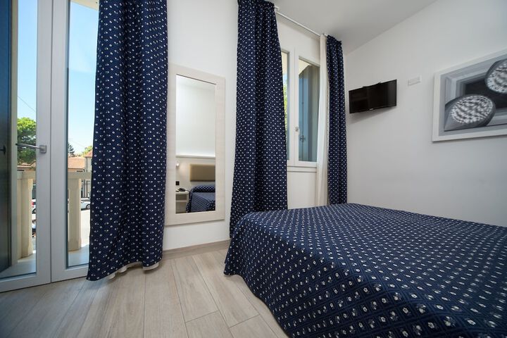Room 32 of 120