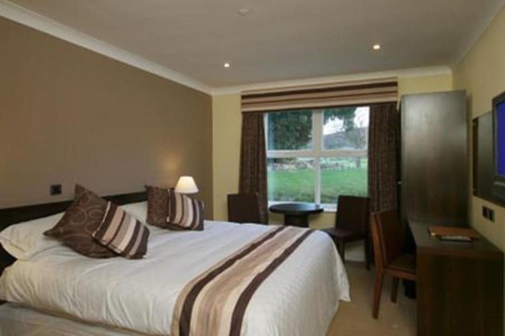 Room 5 of 42