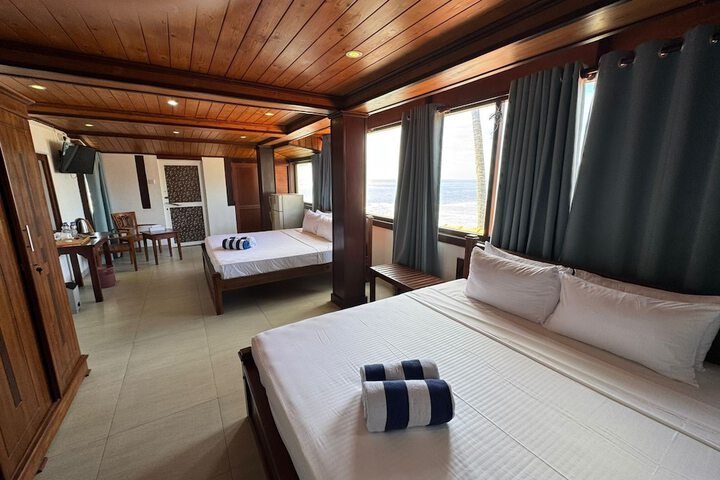 Room 8 of 175