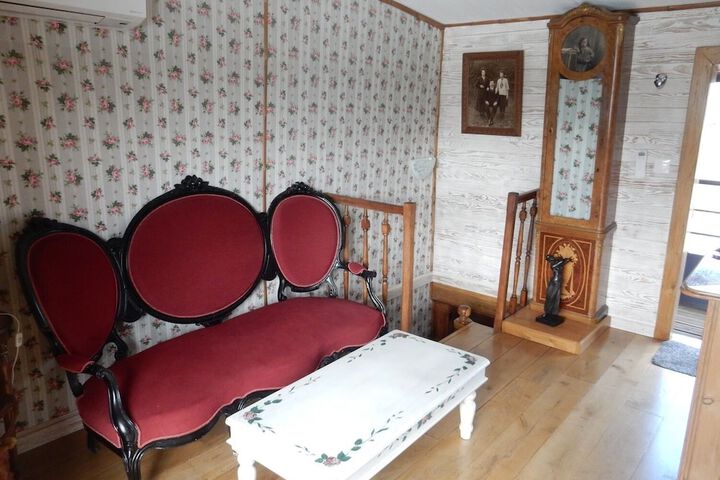 Room 26 of 122