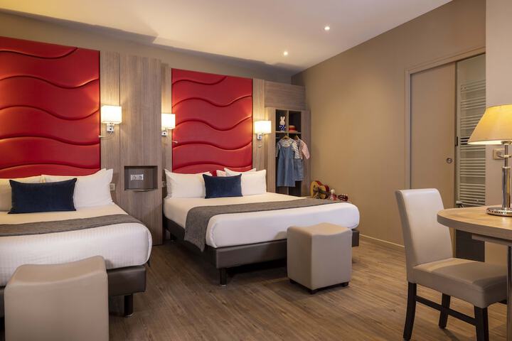 Room 6 of 44