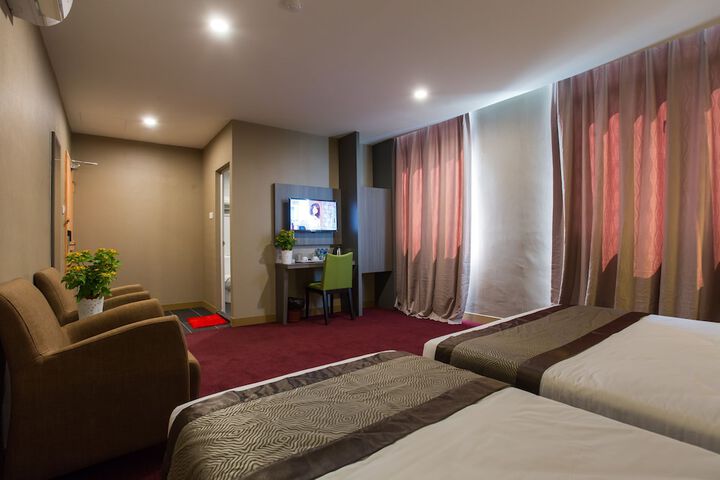 Room 9 of 36