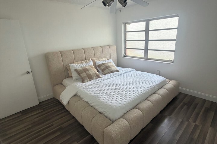 Room 7 of 13