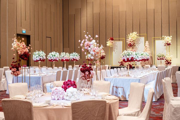 Ballroom/Hall 86 of 107