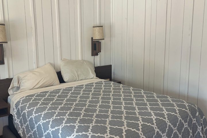 Room 6 of 44